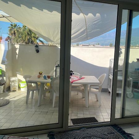Sunshine Acomodação com café da manhã Riposto Exterior foto